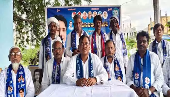 బీసీ రిజర్వేషన్ కు కాంగ్రెస్, బీజేపే వ్యతిరేకం : బీఎస్పీ రాష్ట్ర కోఆర్డినేటర్ అడ్వకేట్ నిషాని రామచంద్రం బీసీ రిజర్వేషన్ కు కాంగ్రెస్, బీజేపే వ్యతిరేకం : బీఎస్పీ రాష్ట్ర కోఆర్డినేటర్ అడ్వకేట్ నిషాని రామచంద్రం