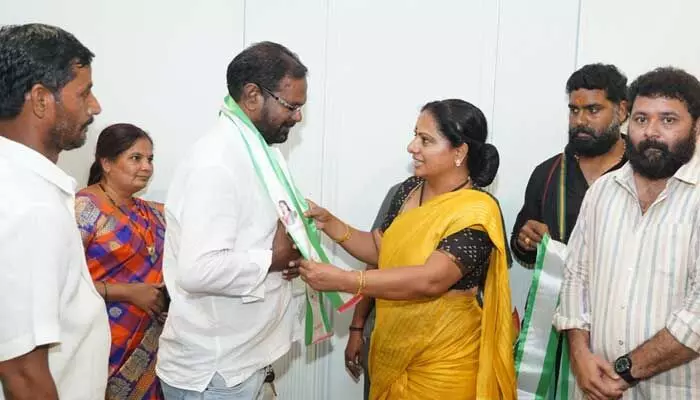 తెలంగాణ జాగృతిలో బీసీ నాయకుల చేరిక తెలంగాణ జాగృతిలో బీసీ నాయకుల చేరిక