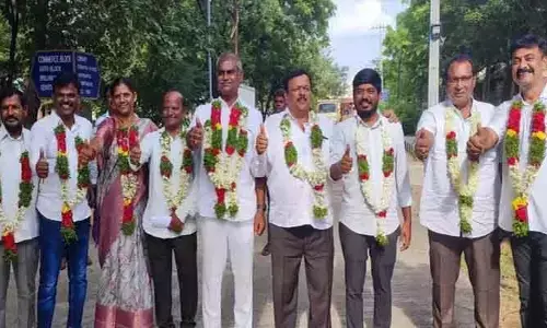మూడు ముక్కలైన కాంగ్రెస్.. చక్రం తిప్పిన బండి సంజయ్