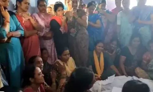 ఇంటికొచ్చిన ముగ్గురు అక్కాచెల్లెల మృతదేహాలు.. శోకసంద్రంలో గ్రామం