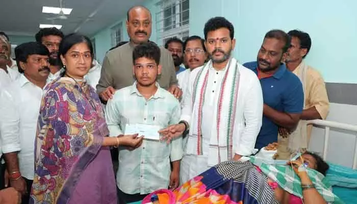 కాశీబుగ్గలో దుర్ఘటన దురదృష్టకరం : కేంద్రమంత్రి రామ్మోహన్ నాయుడు కాశీబుగ్గలో దుర్ఘటన దురదృష్టకరం : కేంద్రమంత్రి రామ్మోహన్ నాయుడు