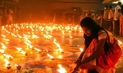 రేపే కార్తీక పౌర్ణమి.. ఆ సమయంలో దీపారాధన చేస్తే ఏం జరుగుతుందంటే?