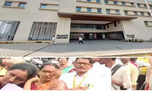 మంత్రి నారా లోకేష్ ప్రజా దర్బార్.. వినతుల వెల్లువ