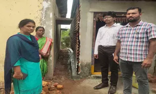 దిశ క‌థ‌నానికి స్పంద‌న‌.. అంగన్‌వాడి స్థలంలో అక్రమ నిర్మాణం తొలగింపు