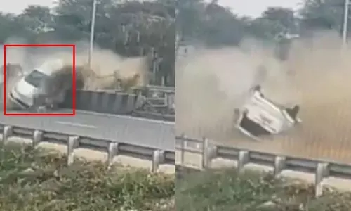 Car Hitting a Divider: మరో ఘోర ప్రమాదం.. డివైడర్‌ను ఢీకొని గాల్లో పల్టీ కొట్టిన కారు