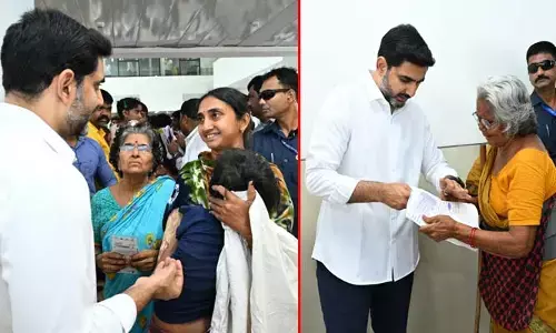 70వ రోజు ప్రజాదర్బార్‌: ఆర్జీలు స్వీకరించిన మంత్రి నారా లోకేశ్‌.. బాధితులకు భరోసా