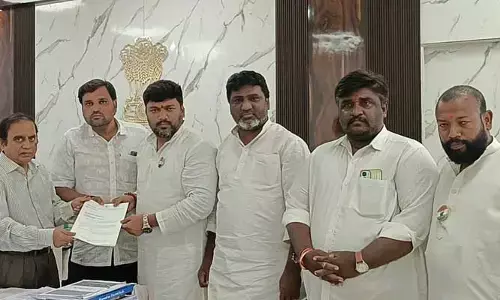 సీఎంపై తప్పుడు ఆరోపణలు : ఈసీకి ఫిర్యాదు చేసిన ​మెట్టు సాయి కుమార్