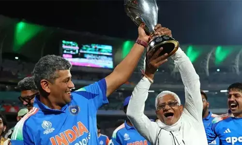 కసి రగిల్చి.. జగజ్జేతలుగా నిలిపి..  భారత మహిళల జట్టు విజయం వెనుక ఉన్నదెవరో తెలుసా?