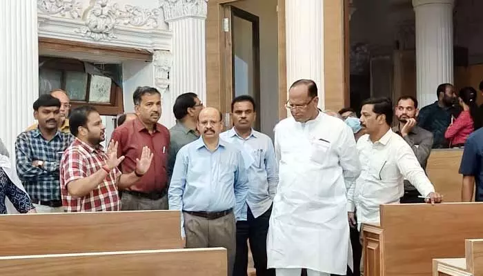 ఆ భవనంలోనే వచ్చే శాసనమండలి సమావేశాలు: చైర్మన్ గుత్తా క్లారిటీ ఆ భవనంలోనే వచ్చే శాసనమండలి సమావేశాలు: చైర్మన్ గుత్తా క్లారిటీ