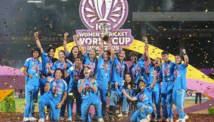 RCB తొక్కిసలాట ఉదంతం.. వరల్డ్ కప్ విక్టరీ పరేడ్ లేనట్టే RCB తొక్కిసలాట ఉదంతం.. వరల్డ్ కప్ విక్టరీ పరేడ్ లేనట్టే