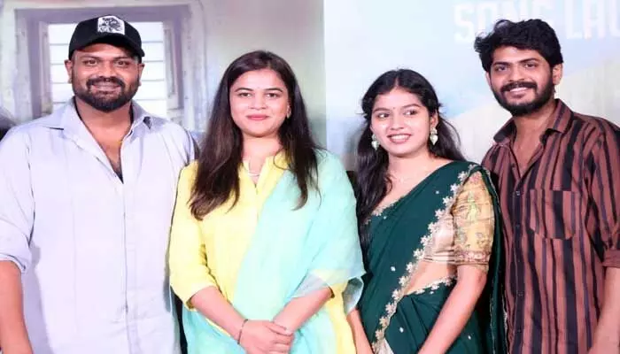 ఈ సినిమా రిలీజ్ అయ్యాక డైరెక్టర్కు బెదిరింపు కాల్స్ వస్తాయి.. మనోజ్ షాకింగ్ కామెంట్స్ వైరల్ ఈ సినిమా రిలీజ్ అయ్యాక డైరెక్టర్కు బెదిరింపు కాల్స్ వస్తాయి.. మనోజ్ షాకింగ్ కామెంట్స్ వైరల్