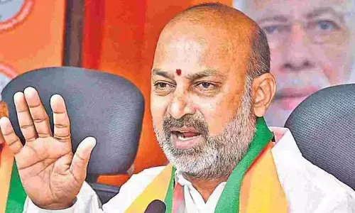 ఉద్యమకారులను దేశభక్తులతో పోలిస్తే వివాదం ఎందుకు? తేజస్వి వివాదంపై బండి సంజయ్ స్పందన