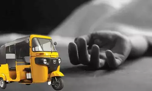 మద్యం మత్తులో డ్రైవింగ్ వద్దని వారించిన పోలీసులు.. ఒంటికి నిప్పంటించుకుని ఆటో డ్రైవర్ సూసైడ్