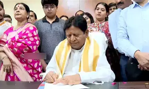 ప్రభుత్వ సలహాదారుగా సుదర్శన్‌రెడ్డి బాధ్యతలు.. అభినందించిన మంత్రులు