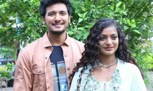 తెలుగు సినిమాలో హీరోయిన్‌గా మోనాలిసా.. టైటిల్ ఇదే!