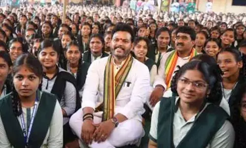 విద్యా కేంద్రంగా తీర్చిదిద్దే దిశగా కృషి చేస్తున్నాం : కేంద్రమంత్రి