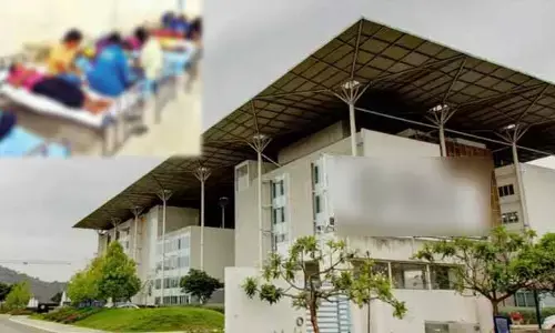 Amaravati: కాలేజీలో ఫుడ్ పాయిజన్.. 300 మంది విద్యార్థులకు అస్వస్థత..!
