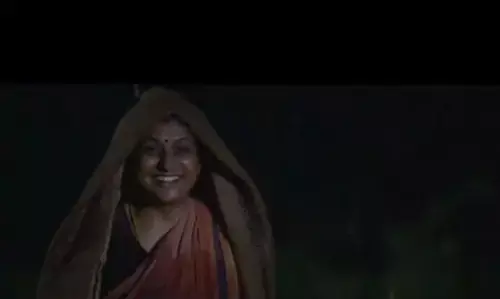 మళ్లీ వెండి తెరపై రోజా