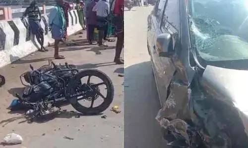 కారు-బైక్ ఢీ...అయ్యప్ప భక్తులకు పెను ప్ర‌మాదం