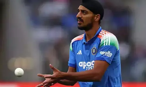 అర్ష్‌దీప్‌ను అందుకే పక్కనపెట్టాం.. ఎట్టకేలకు మౌనం వీడిన బౌలింగ్ కోచ్