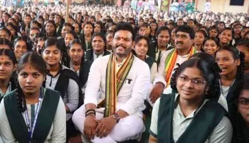 విద్యా కేంద్రంగా తీర్చిదిద్దే దిశగా కృషి చేస్తున్నాం : కేంద్రమంత్రి విద్యా కేంద్రంగా తీర్చిదిద్దే దిశగా కృషి చేస్తున్నాం : కేంద్రమంత్రి