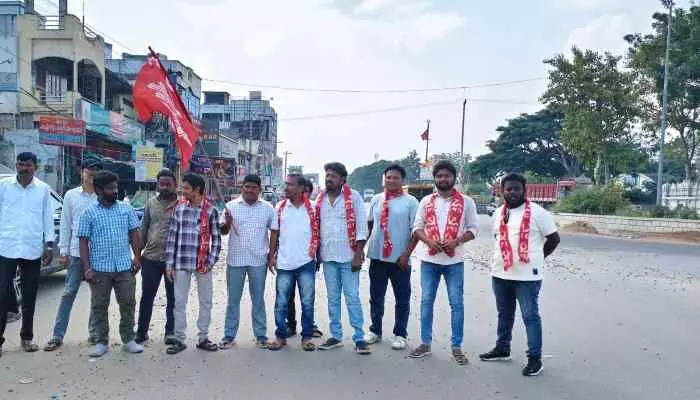 జర్నలిస్టులపై అనుచిత వ్యాఖ్యలు సరికాదు జర్నలిస్టులపై అనుచిత వ్యాఖ్యలు సరికాదు