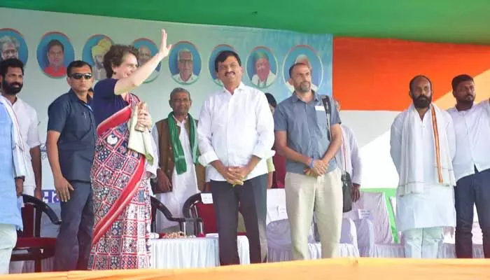 ఎన్డీయే కూటమికి ఓటమి భయం : బీహార్ ఎన్నికల ప్రచారంలో పొంగులేటి ఎన్డీయే కూటమికి ఓటమి భయం : బీహార్ ఎన్నికల ప్రచారంలో పొంగులేటి