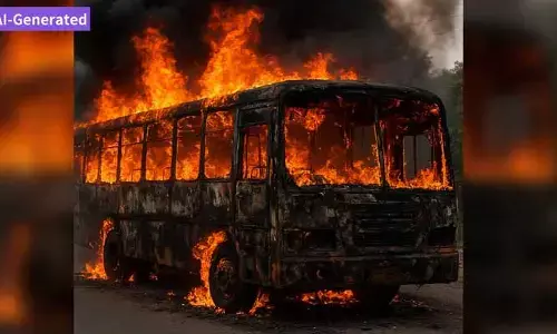 మంటల్లో కాలి బూడిదైన ఆర్టీసీ బస్సు