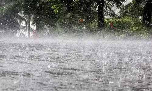 Weather updates :  నెల్లూరులో రహదారులు జలమయం