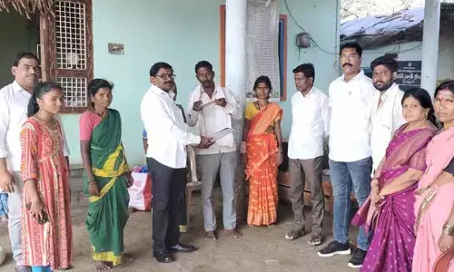 పిల్లల్ని కాలేజీకి తల్లితండ్రులే పంపాలి : ఎన్ఎస్ఎస్ ప్రోగ్రాం ఆఫీసర్ బాలాజీ కాంబ్లె