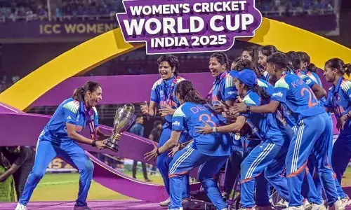 మహిళా క్రికెటర్లకు తెలంగాణ ప్రభుత్వం సన్మానం