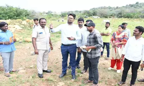 గోపాల్ పేటలో 40 ఎకరాలలో వ్యవసాయ యూనివర్సిటీ స్థల పరిశీలన