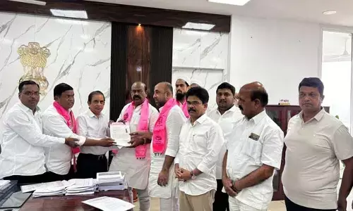 ముస్లింలపై దాడి చేసిన వారిపై చర్యలు తీసుకోవాలి.. ఎన్నికల అధికారికి బీఆర్ఎస్ ఫిర్యాదు