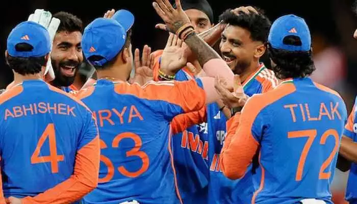 IND VS AUS: కుప్పకూలిన ఆసీస్...టీమిండియా మరో విక్టరీ IND VS AUS: కుప్పకూలిన ఆసీస్...టీమిండియా మరో విక్టరీ