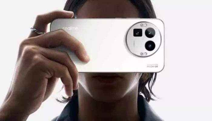 Realme GT 8 Pro : రియల్మీ నుంచి కొత్త ఫోన్..7000mAh బ్యాటరీ..ధర ఎంతంటే Realme GT 8 Pro : రియల్మీ నుంచి కొత్త ఫోన్..7000mAh బ్యాటరీ..ధర ఎంతంటే