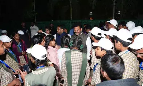 ప్రతిభావంతులైన ఏపీ విద్యార్థులకు ప్రభుత్వ ఆతిథ్యం