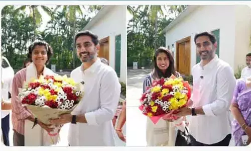 శ్రీచరణిని అభినందించిన మంత్రి నారా లోకేష్