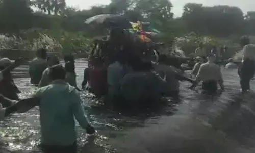 వర్షాకాలంలో చావు రావద్దు దేవుడా