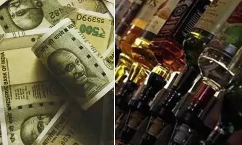 జూబ్లీహిల్స్ బై పోల్.. భారీగా నగదు, లిక్కర్ సీజ్