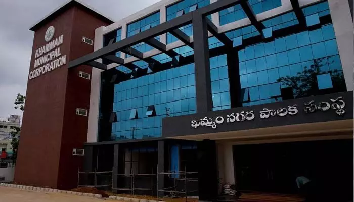 తప్పొకరిది.. శిక్ష మరొకరికి.. కేఎంసీలో నయా దందా.. పట్టుబడితే కిందిస్థాయి ఉద్యోగులే బలి! తప్పొకరిది.. శిక్ష మరొకరికి.. కేఎంసీలో నయా దందా.. పట్టుబడితే కిందిస్థాయి ఉద్యోగులే బలి!