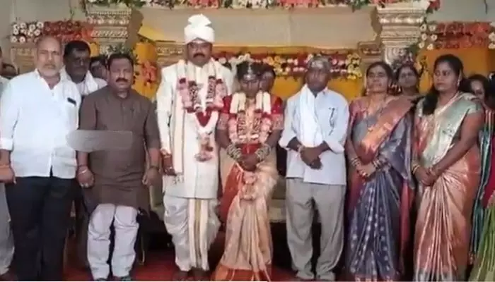వివాహ వేడుకలో వందేమాతర గీతాలాపన వివాహ వేడుకలో వందేమాతర గీతాలాపన