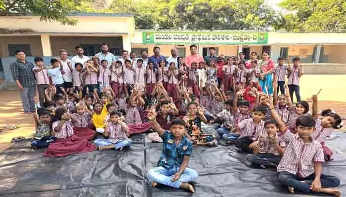 అంబేద్కర్ ను ఆదర్శంగా తీసుకోవాలి : హెల్ప్ వీల్ ఫౌండేషన్ వ్యవస్థాపకులు కాంబ్లే అతీశ్ కుమార్ అంబేద్కర్ ను ఆదర్శంగా తీసుకోవాలి : హెల్ప్ వీల్ ఫౌండేషన్ వ్యవస్థాపకులు కాంబ్లే అతీశ్ కుమార్