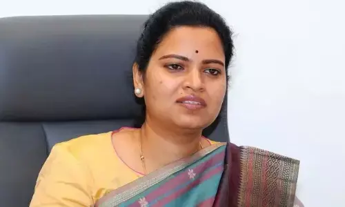 నాపై తప్పుడు కేసులు పెట్టిన వాళ్లను వదిలిపెట్టను.. విడదల రజిని వార్నింగ్