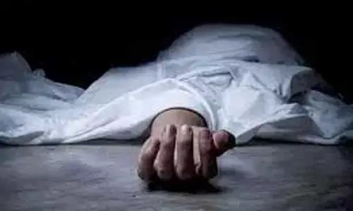 విషాదం.. ఇద్దరు పిల్లలతో సహా తల్లి ఆత్మహత్య