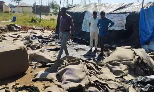 కొనుగోలు కేంద్రంలో అగ్ని ప్రమాదం