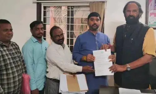 సాగునీటి ప్రాజెక్టులకు నిధులు కేటాయించాల‌ని మంత్రిని కోరిన ఎమ్మెల్యే