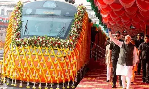4 వందేభారత్ రైళ్లు ప్రారంభం.. కనెక్టివిటీ ఉంటేనే అభివృద్ధి: ప్రధాని మోడీ