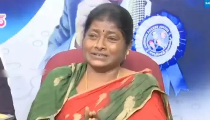 ఎమ్మెల్యే టికెట్ కోసం రూ.7కోట్లు ఇచ్చాం.. మహిళ ఆవేదన ఎమ్మెల్యే టికెట్ కోసం రూ.7కోట్లు ఇచ్చాం.. మహిళ ఆవేదన