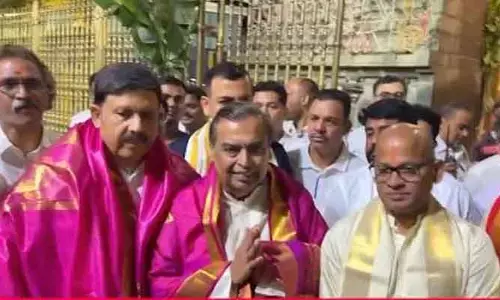 Tirumala | శ్రీవారిని దర్శించుకున్న ముకేశ్ అంబానీ