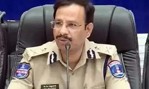 డబ్బులు ఎవరికీ ఊరికే రావు : సీపీ సజ్జనార్